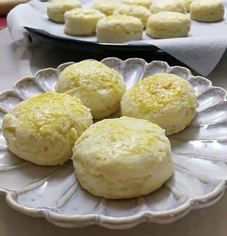 【视频】3分钟 奶油司康Scone(可能是世界上最快手的司康) 消耗淡奶油～