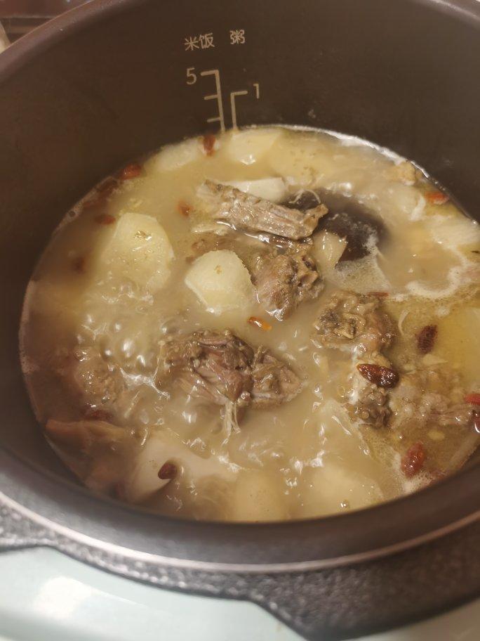 白萝卜鸭汤