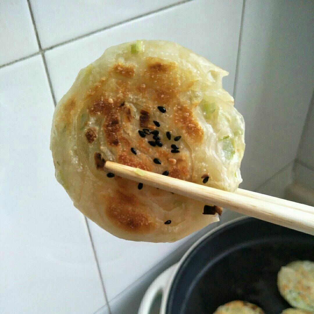 小馄饨皮葱油饼