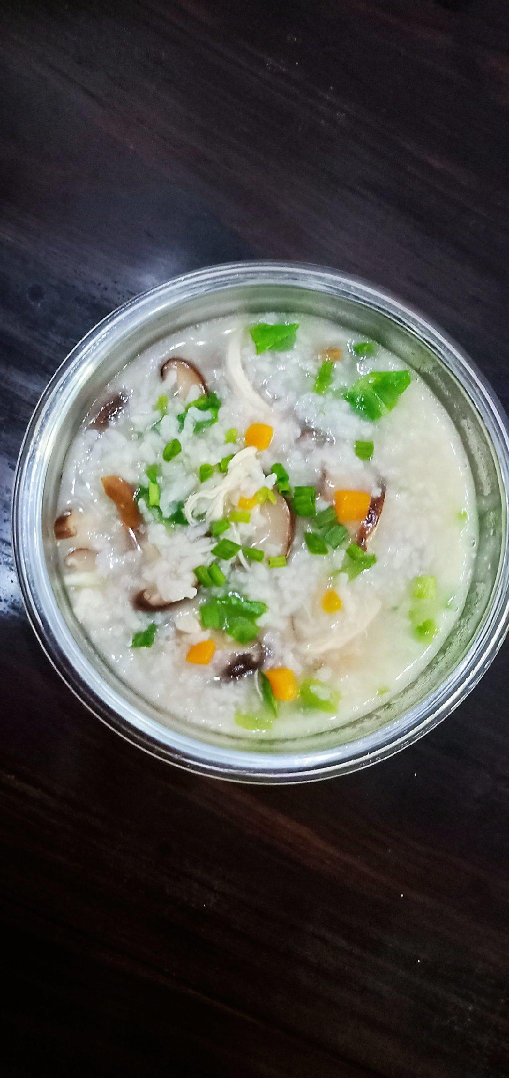 时蔬鸡丝粥