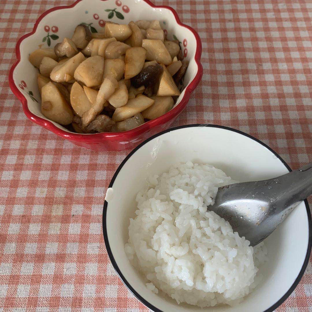 杏鲍菇炒五花肉