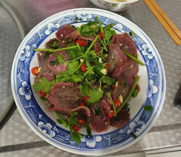 凉拌卤牛肉