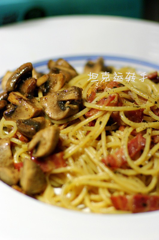 蒜香培根蘑菇意面