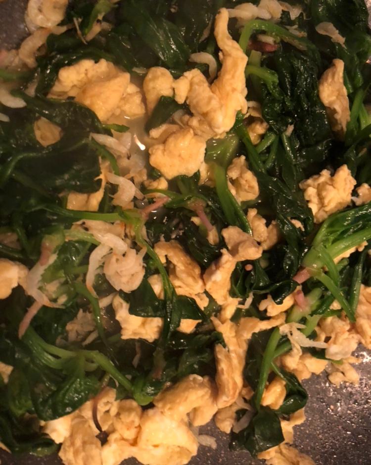 菠菜虾皮炒鸡蛋