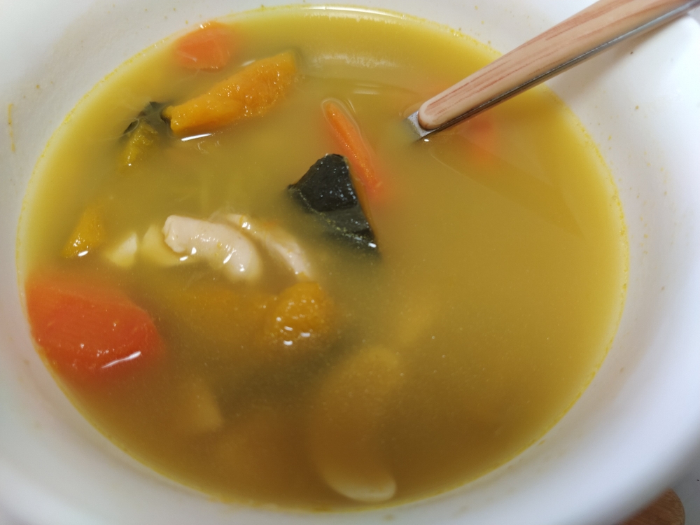惊艳‼️【纯素】南瓜胡萝卜腰果眉豆百合汤的做法