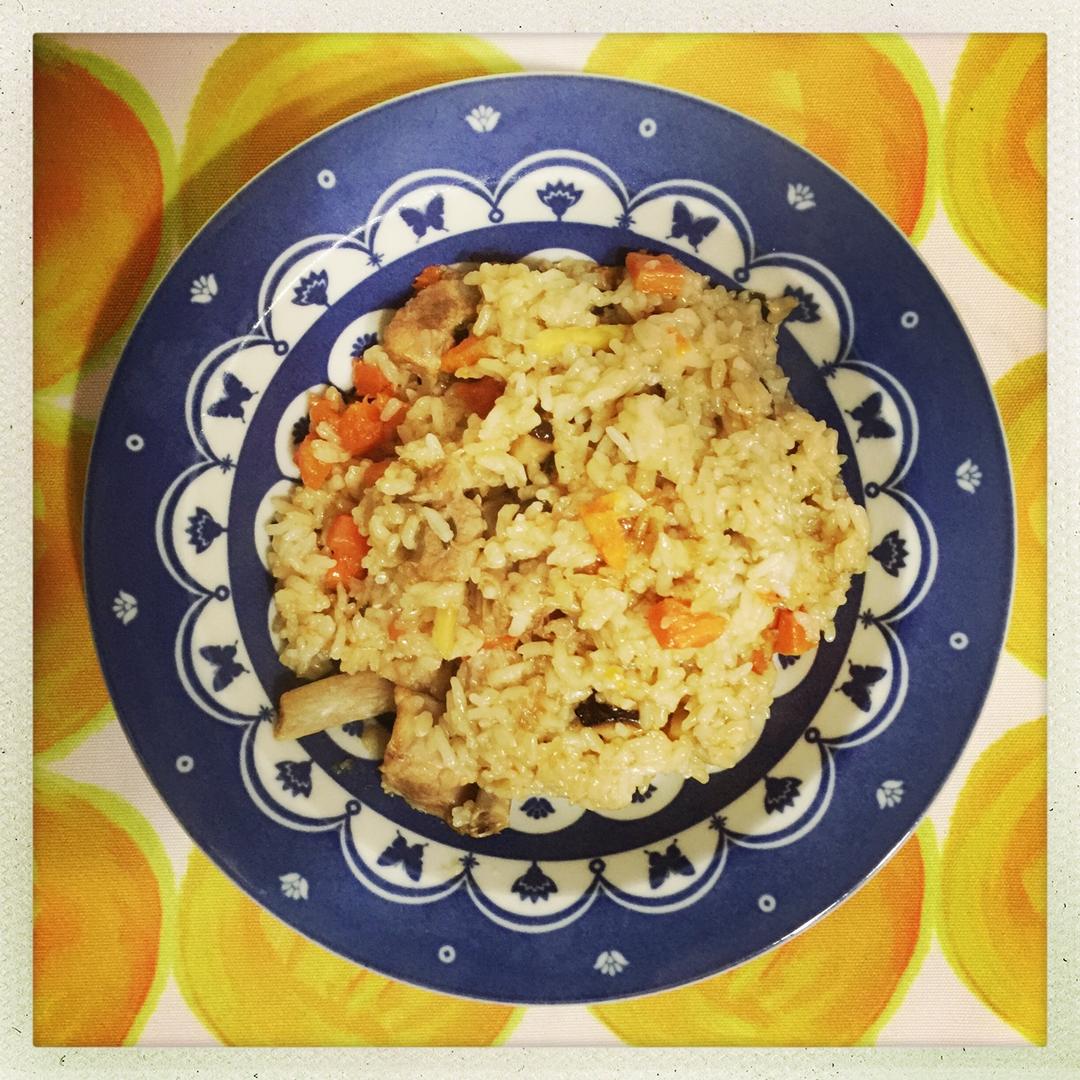 喷香排骨焖饭（爆好吃）
