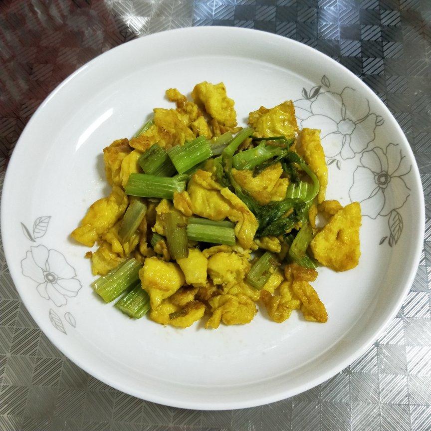 西芹炒鸡蛋