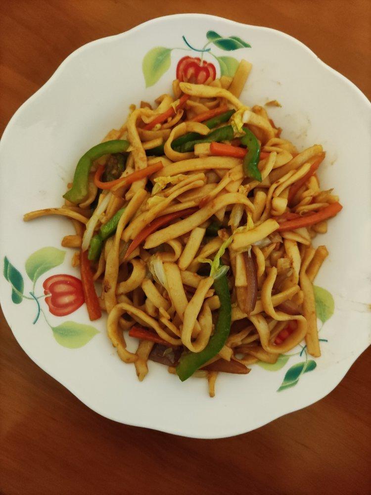 没放一粒肉㊙️却比夜市路边摊还好吃的🔥炒面