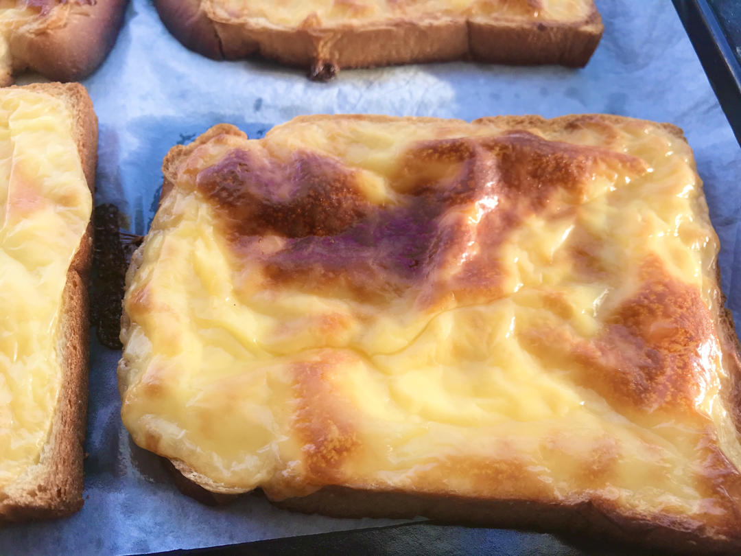 零失败快手岩烧乳酪(熔岩吐司)十分钟网红早餐，好吃哭