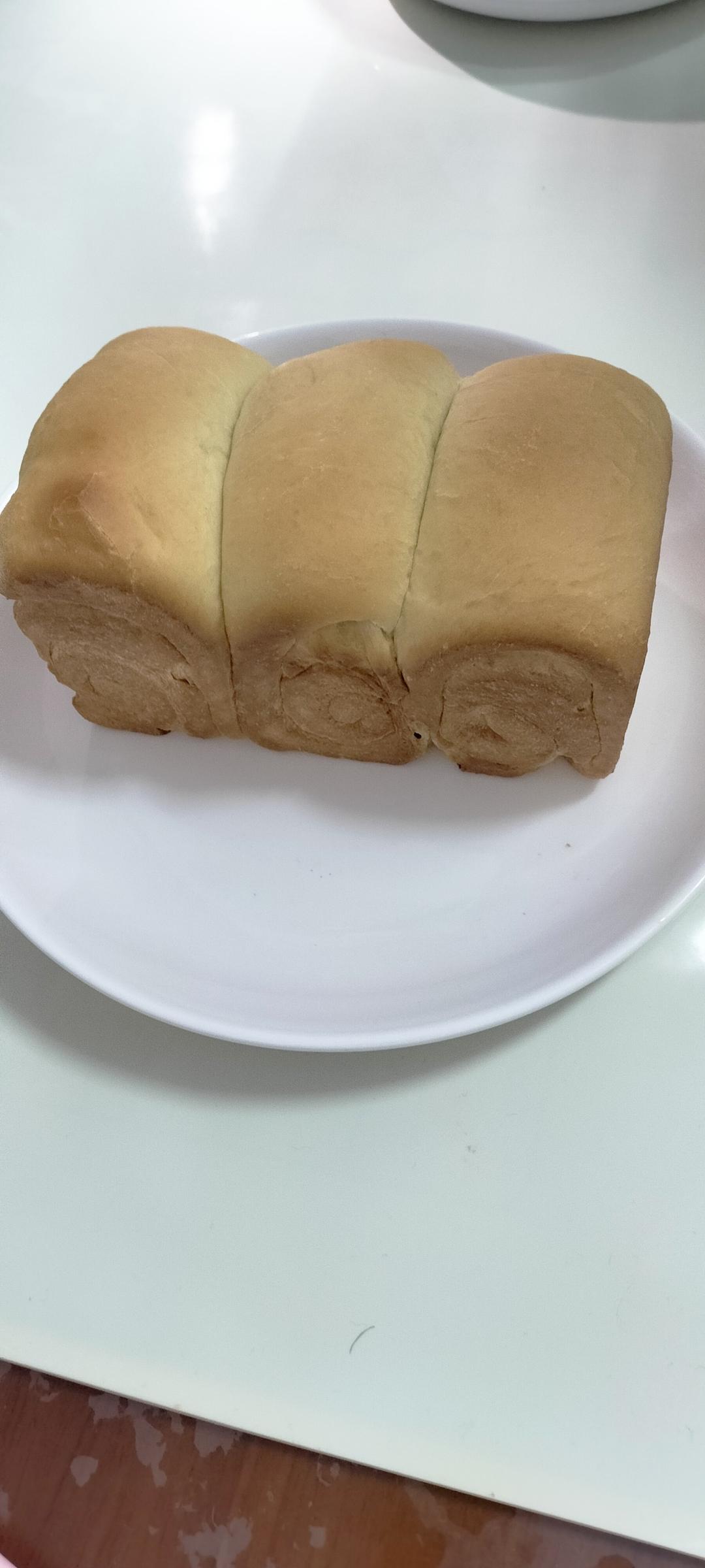 新手也能轻松做吐司，不需要厨师机，全手工揉面10分钟出手套膜