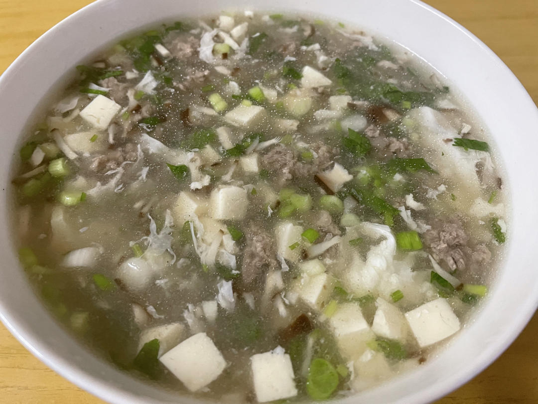 西湖牛肉羹：醇香嫩滑鲜美可口的西湖牛肉羹