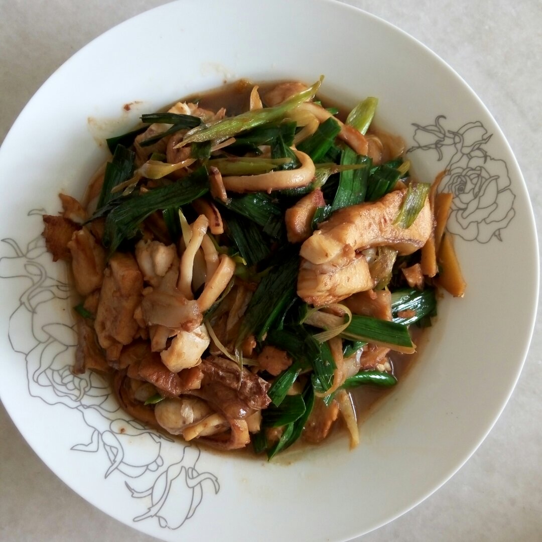 蒜苗炒小鱼干