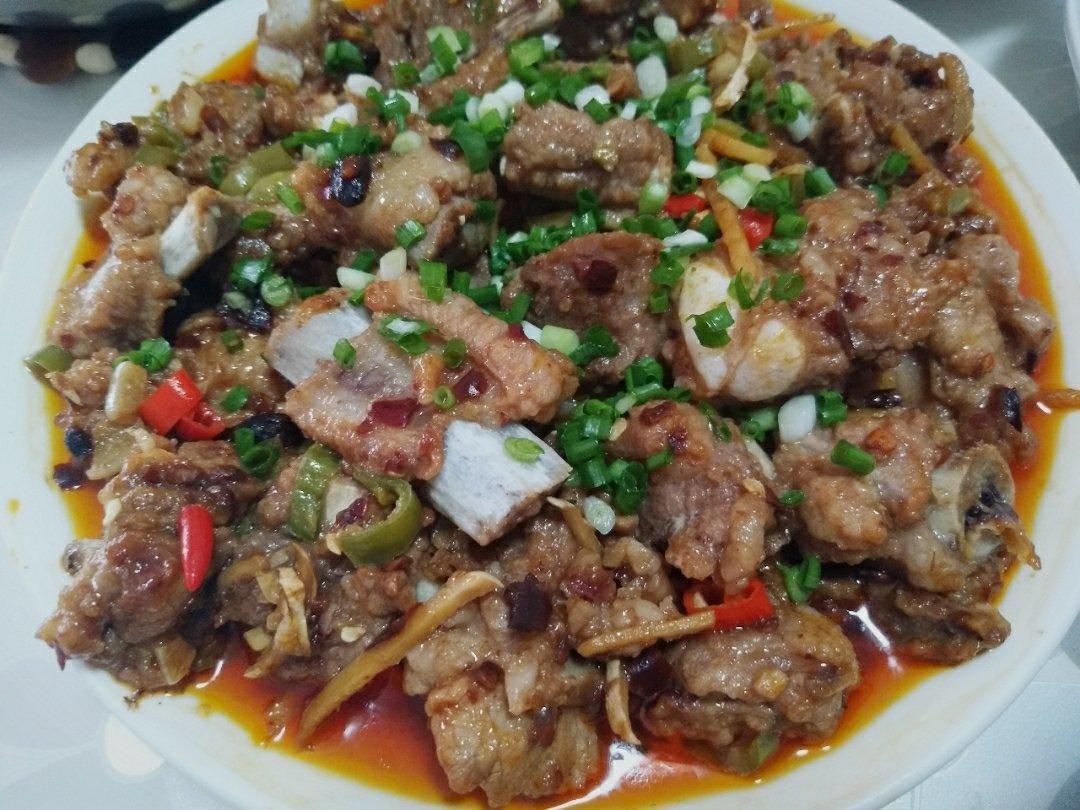 比糖醋排骨还好吃的蒸排骨（豉汁排骨电饭煲版，超级简单快手菜）