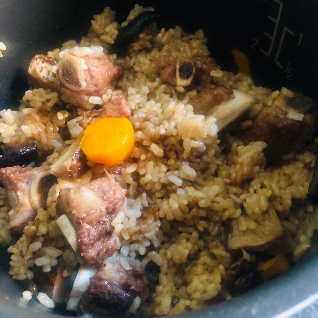 喷香排骨焖饭（爆好吃）