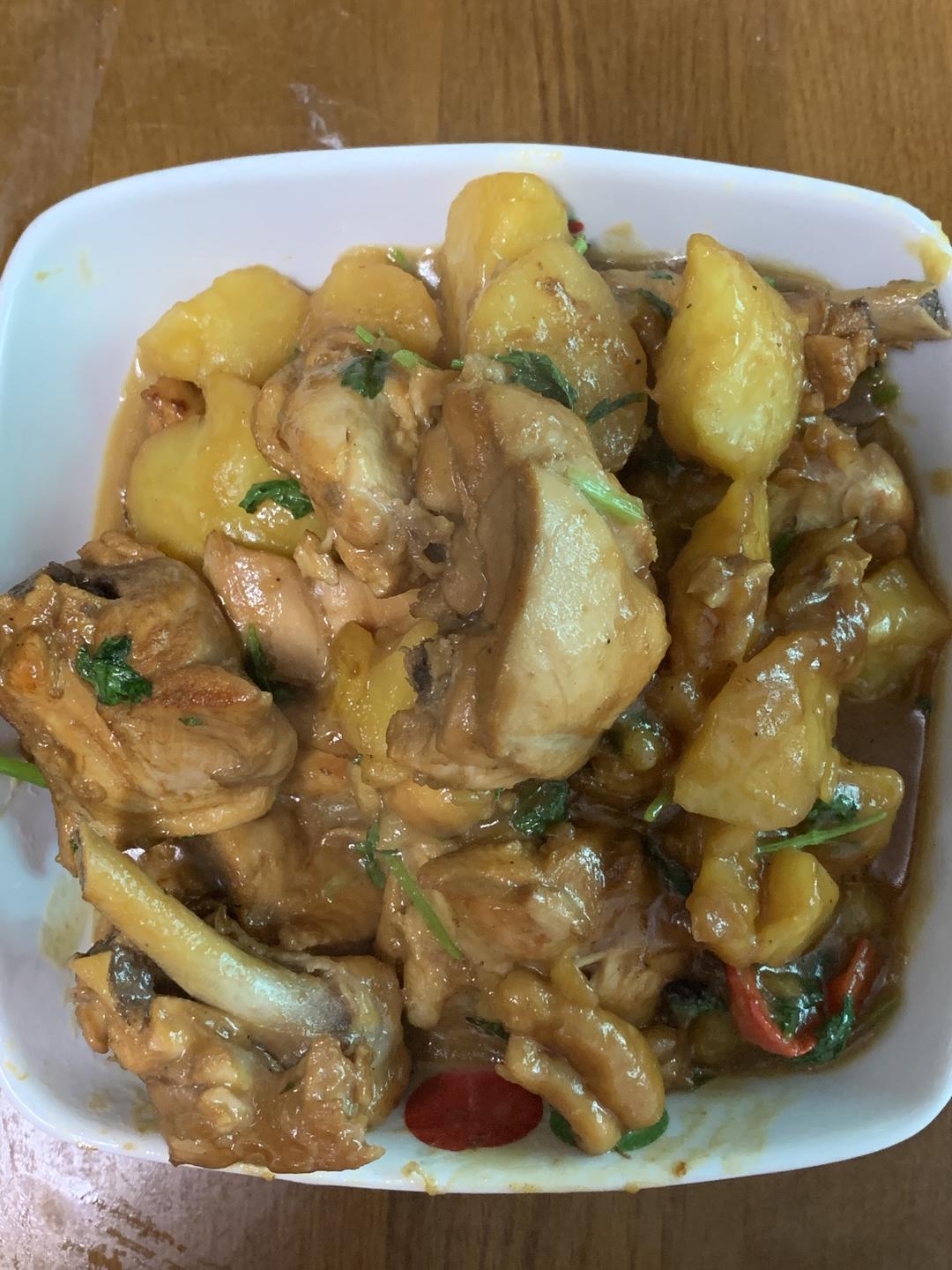 鸡腿炖土豆