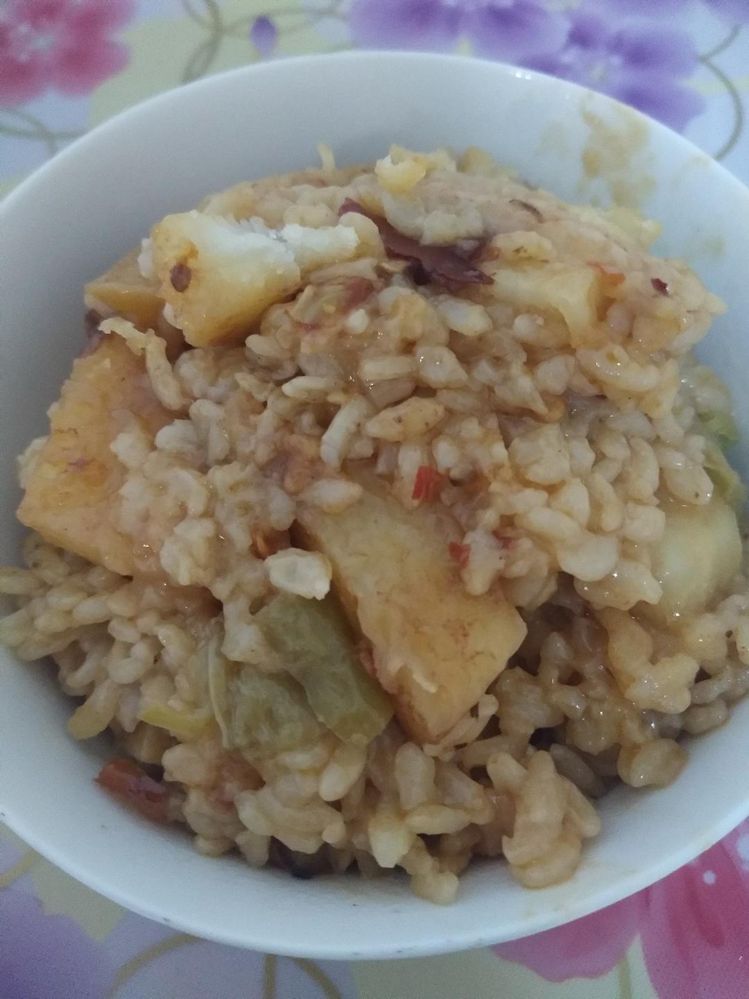 土豆焖饭（电饭锅版）