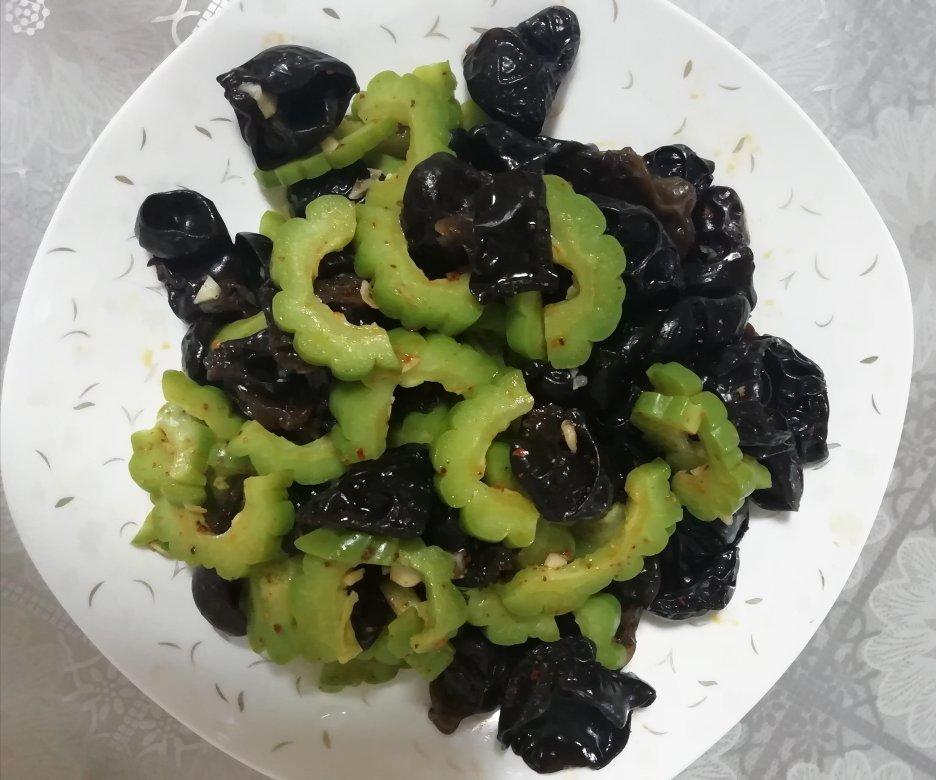 凉伴苦瓜木耳