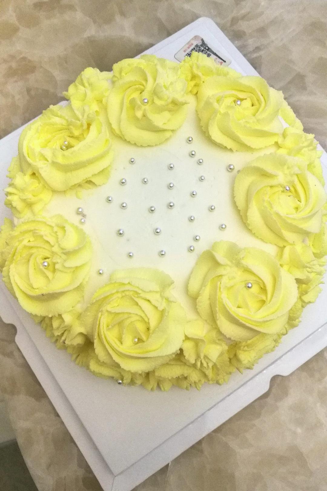 玫瑰裱花奶油蛋糕