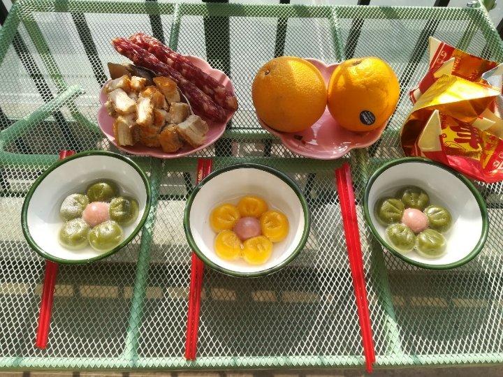 彩色花朵汤圆