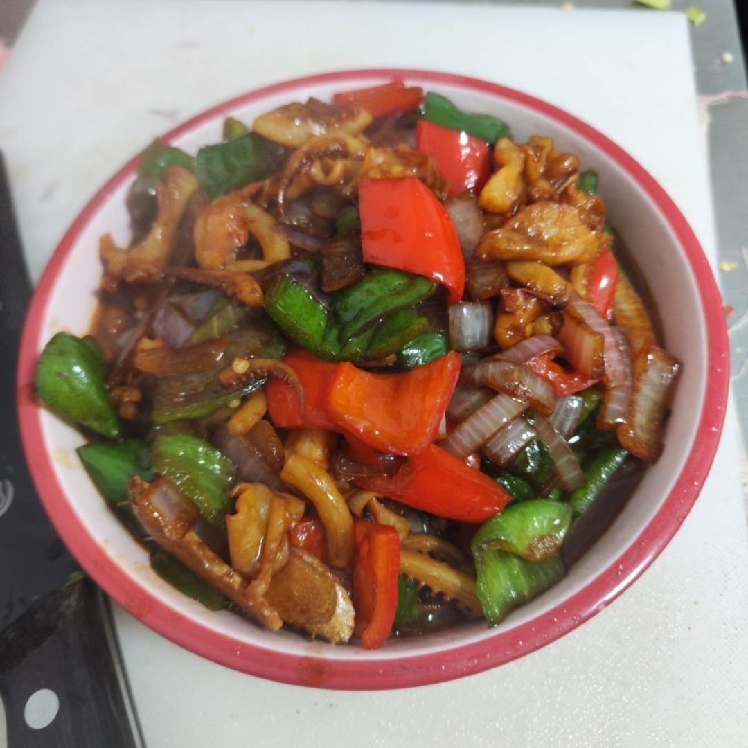 爆炒鱿鱼须，加上这一步，可以与铁板鱿鱼媲美