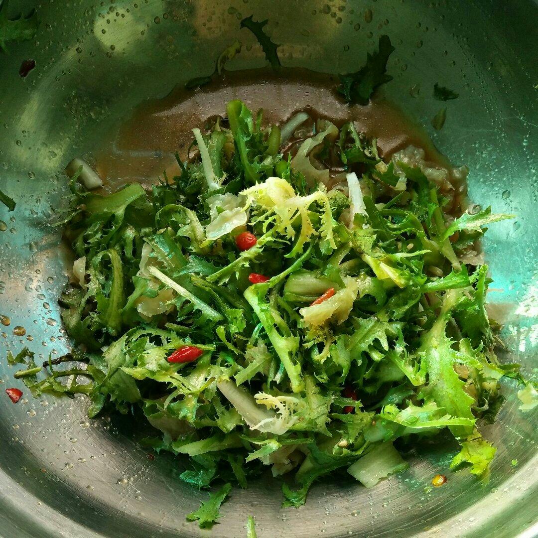 苦菊拌银耳