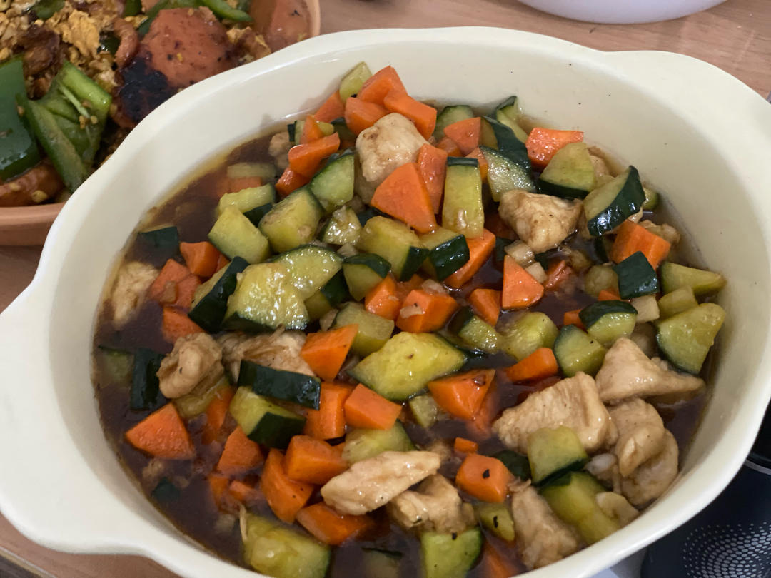 家常快手宫保鸡丁，小朋友也能吃的微辣版，小白也能复刻95%形似，90%味道！