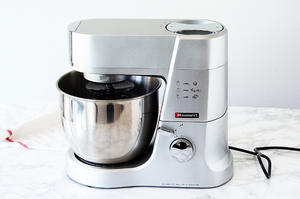 抹茶磅蛋糕—海氏厨师机打发黄油版的做法 步骤3