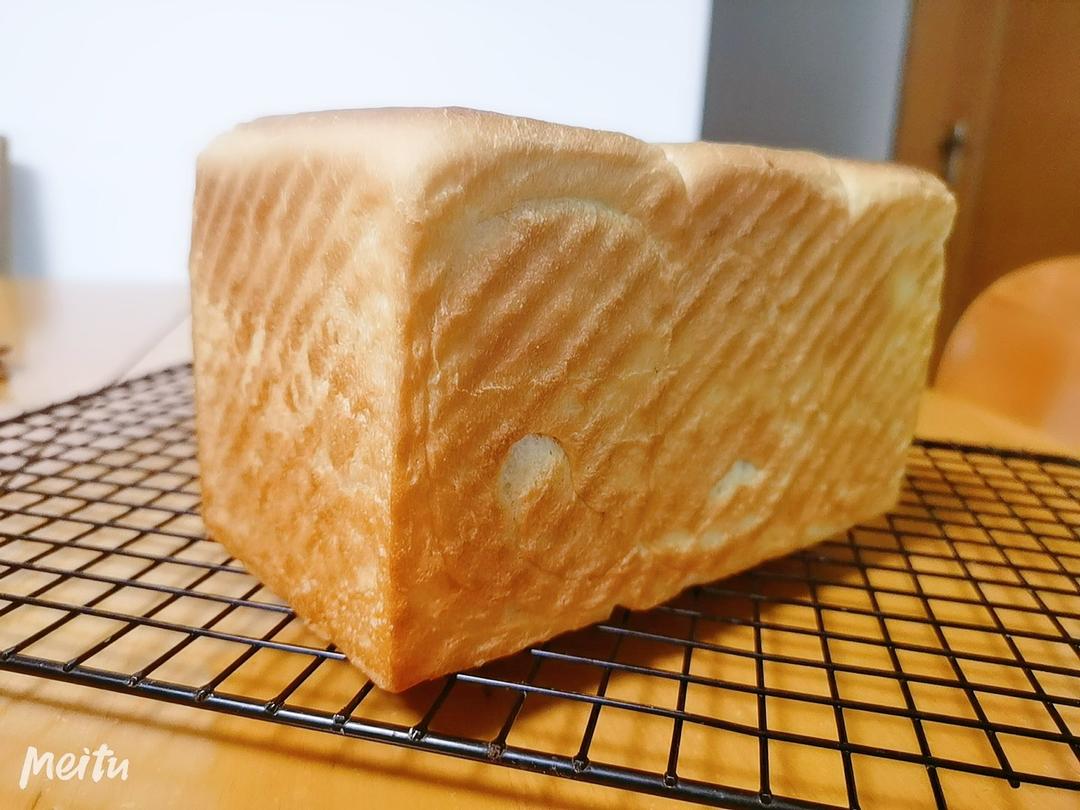 软到拿不起来的生吐司