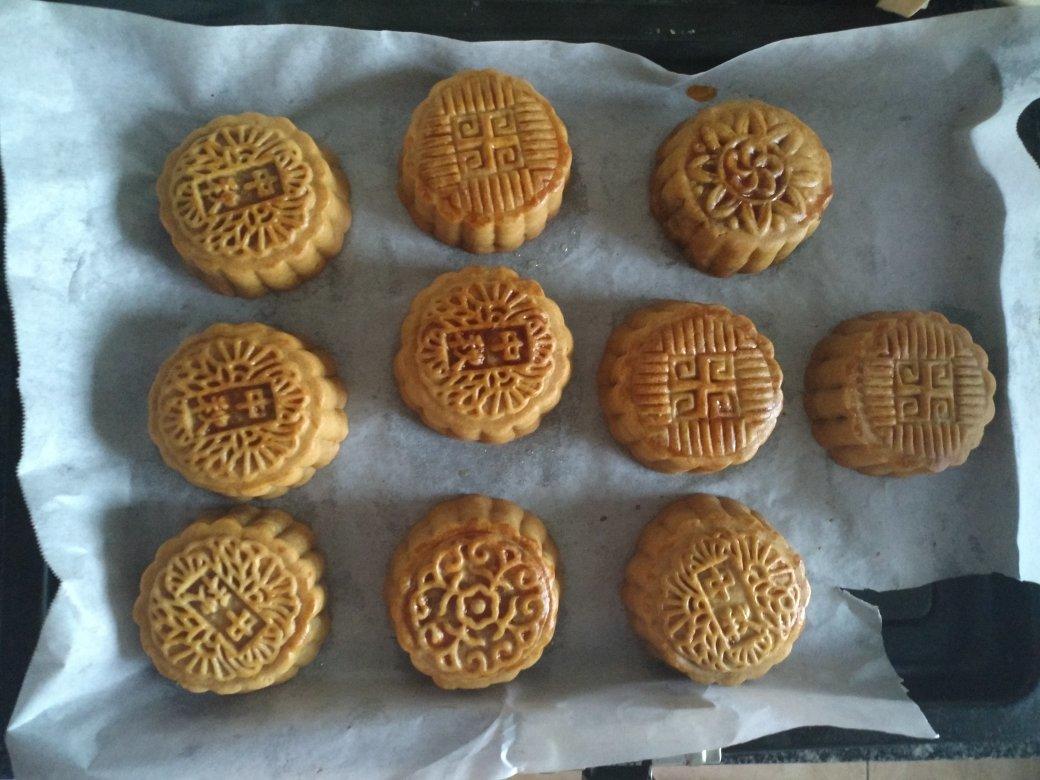 广式月饼——蛋黄莲蓉月饼