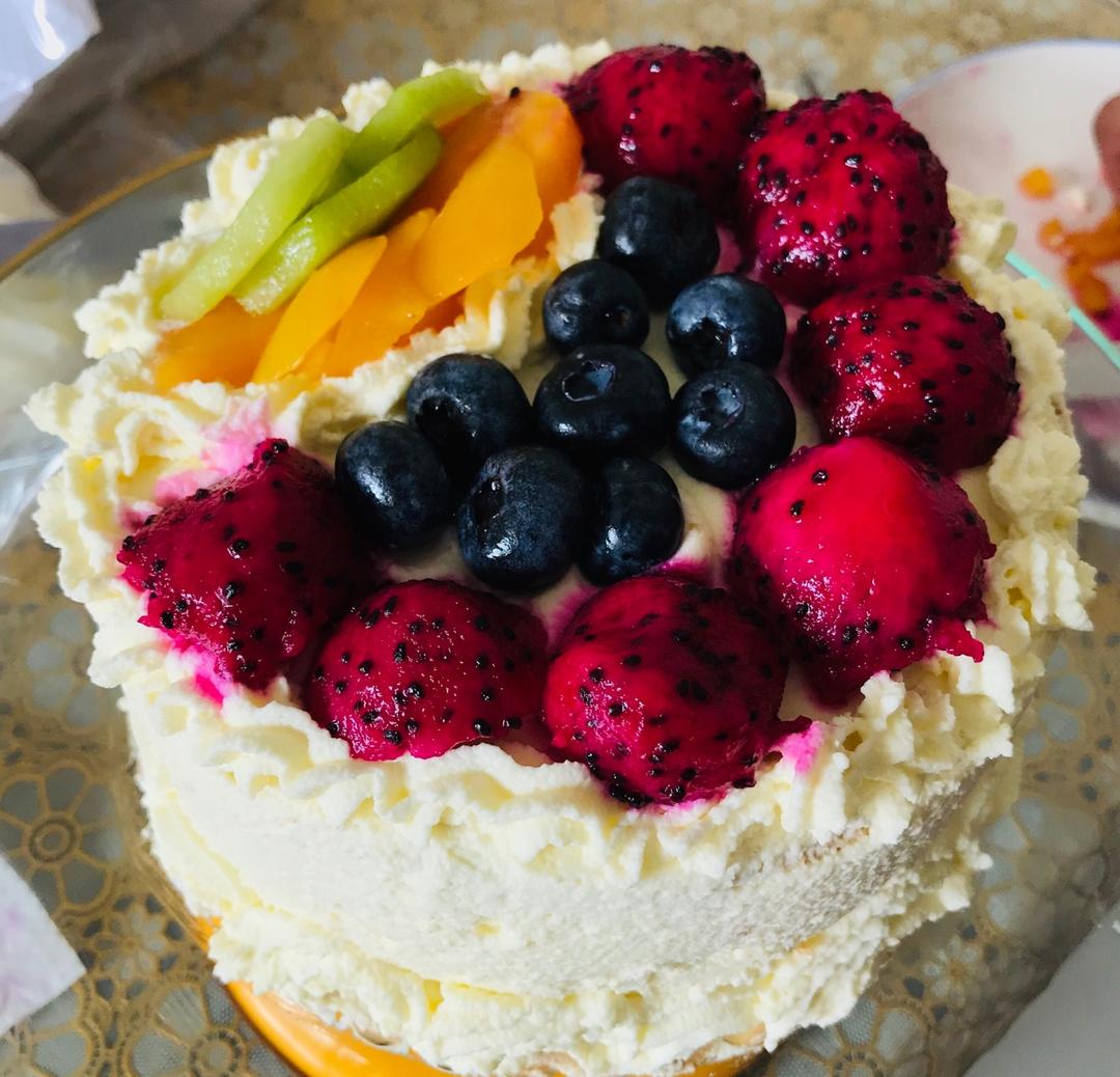 翕麻麻做的生日蛋糕(圣女果版…)