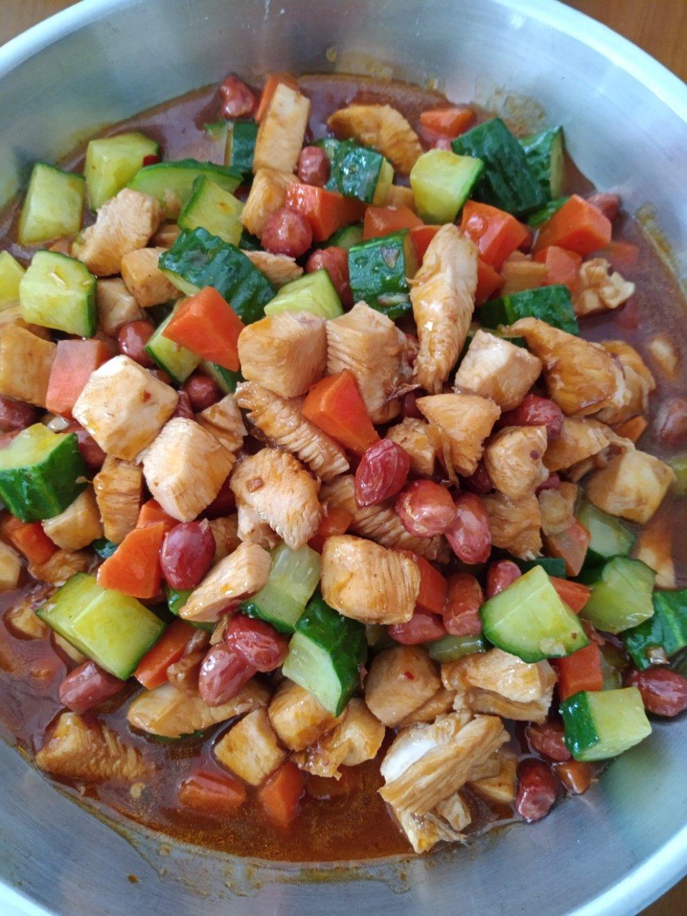 胡萝卜黄瓜鸡胸肉