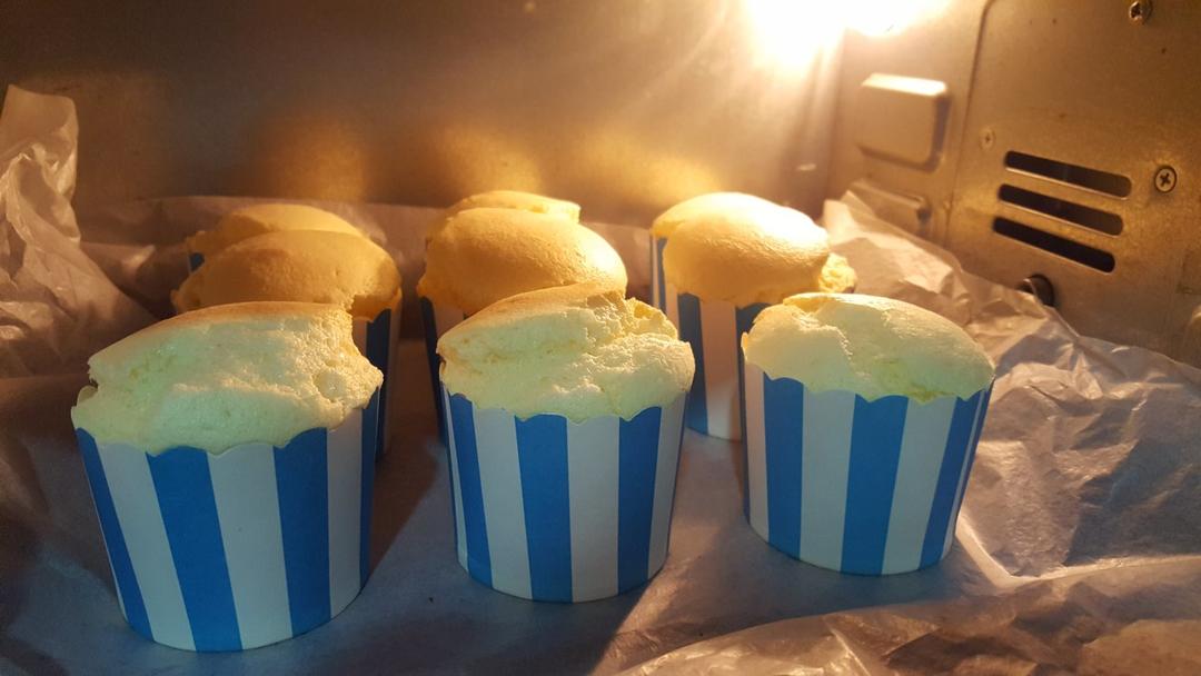 蛋香十足の海绵杯子蛋糕，伴手礼好选择。