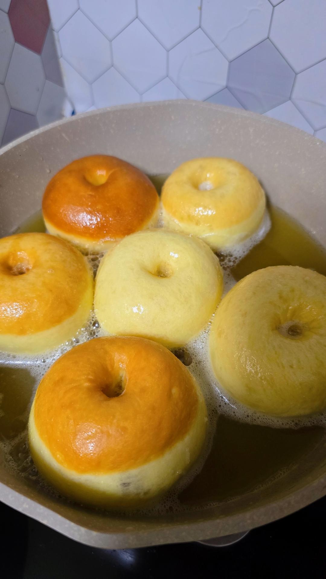 🍩超快手一小时低糖无需烤箱的甜甜圈（详细视频）