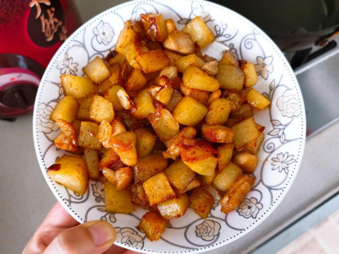 一道怎么做都好吃的干煎土豆鸡丁（红烧，咖喱，椒盐，孜然）