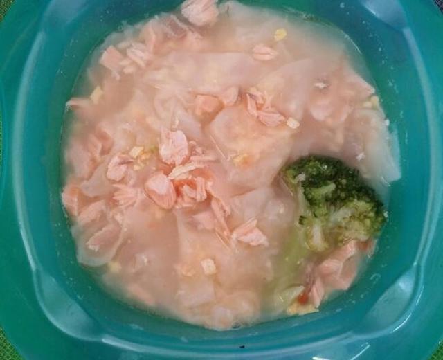 三文鱼煮西红柿水饺–宝宝食谱的做法