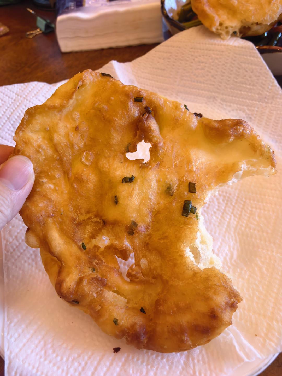 炸油饼超详细做法 做法家常 松软不油腻 附细节视频详解