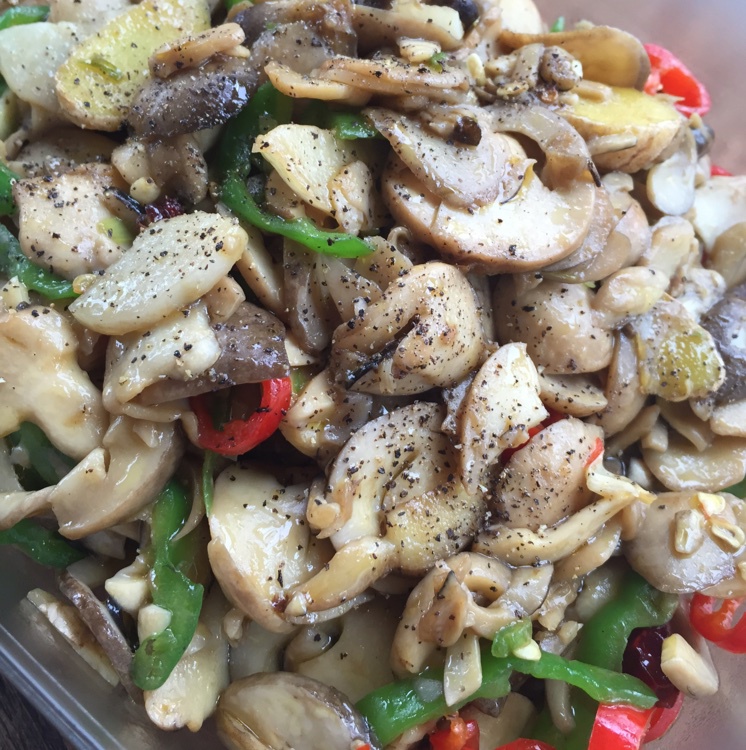 厨娘桂琴做的蚝油蘑菇