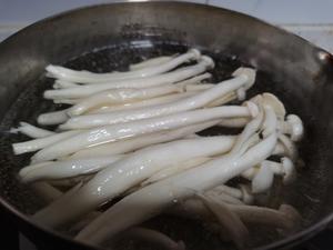 凉拌海石花杂菌的做法 步骤3