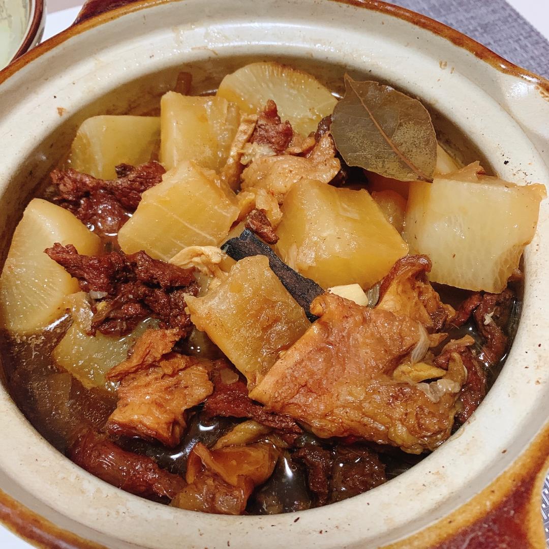 秘制精炖牛筋牛尾