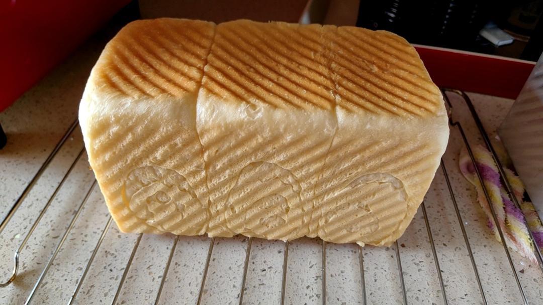 可以拉丝的超级软奶香吐司面包