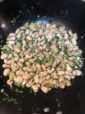 野葱炒蚕豆的做法 步骤5