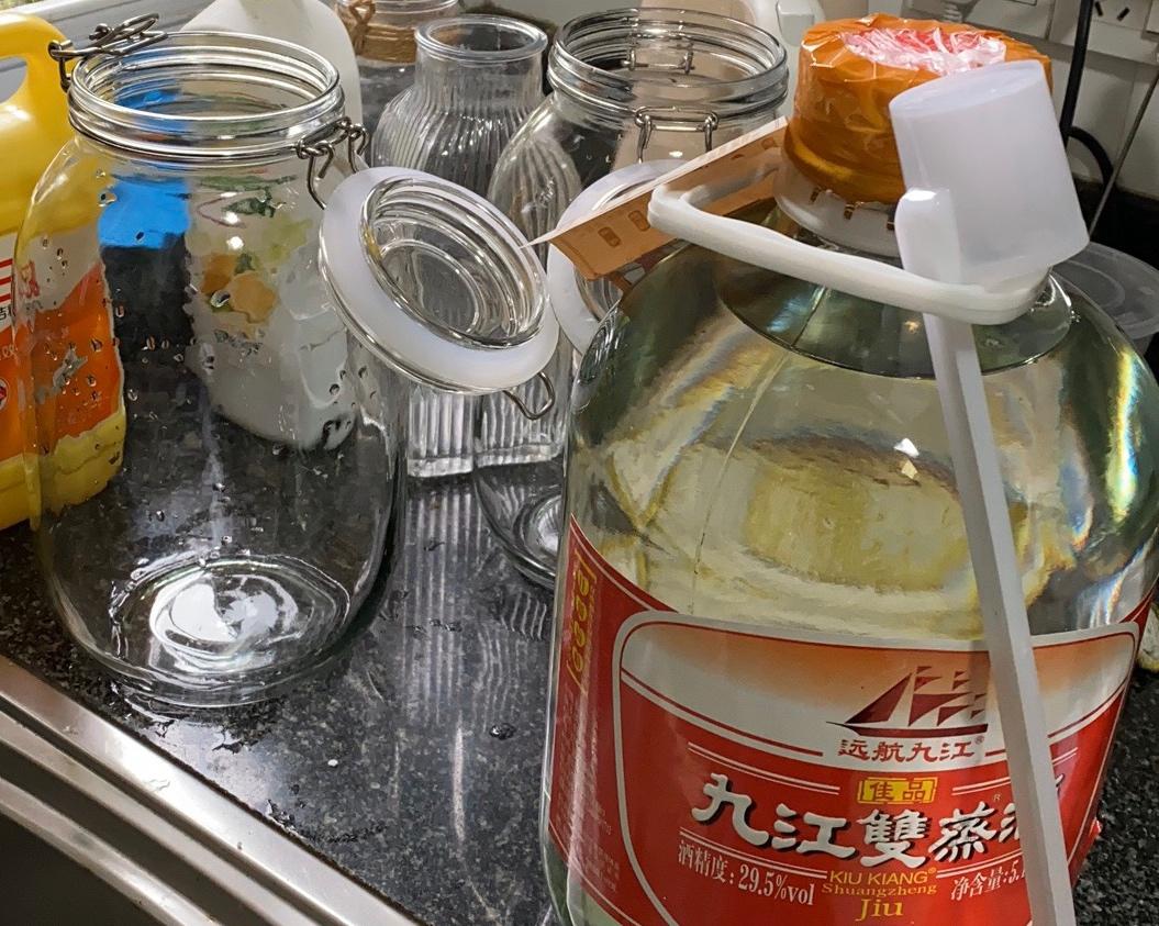 自制青梅酒的做法 步骤2