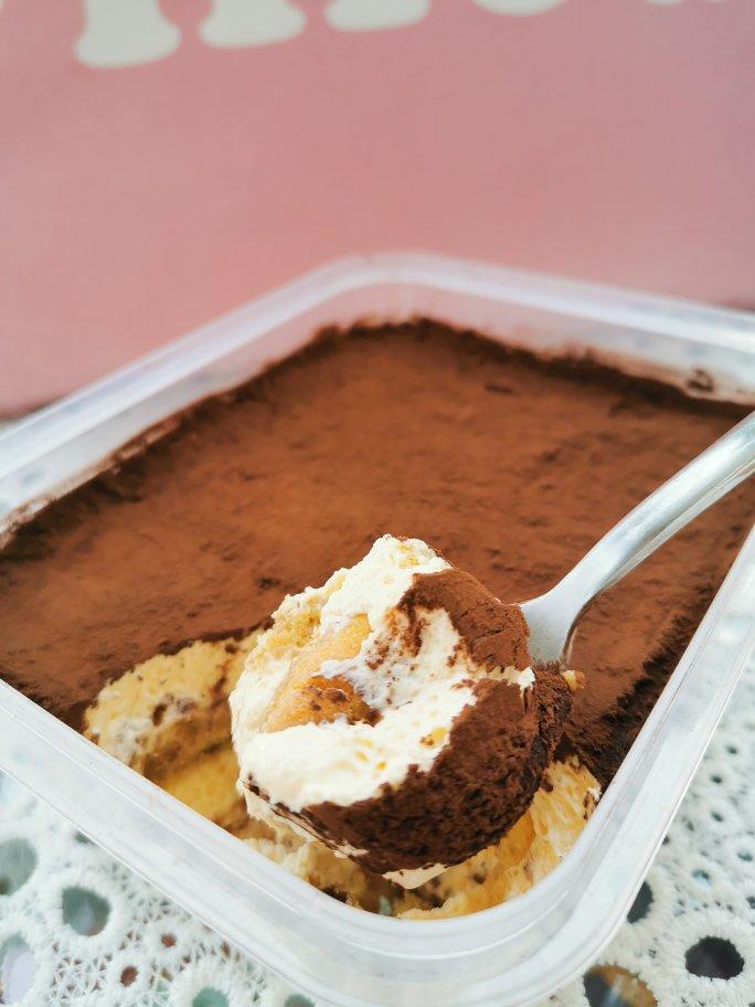 在欧洲学会的经典版提拉米苏