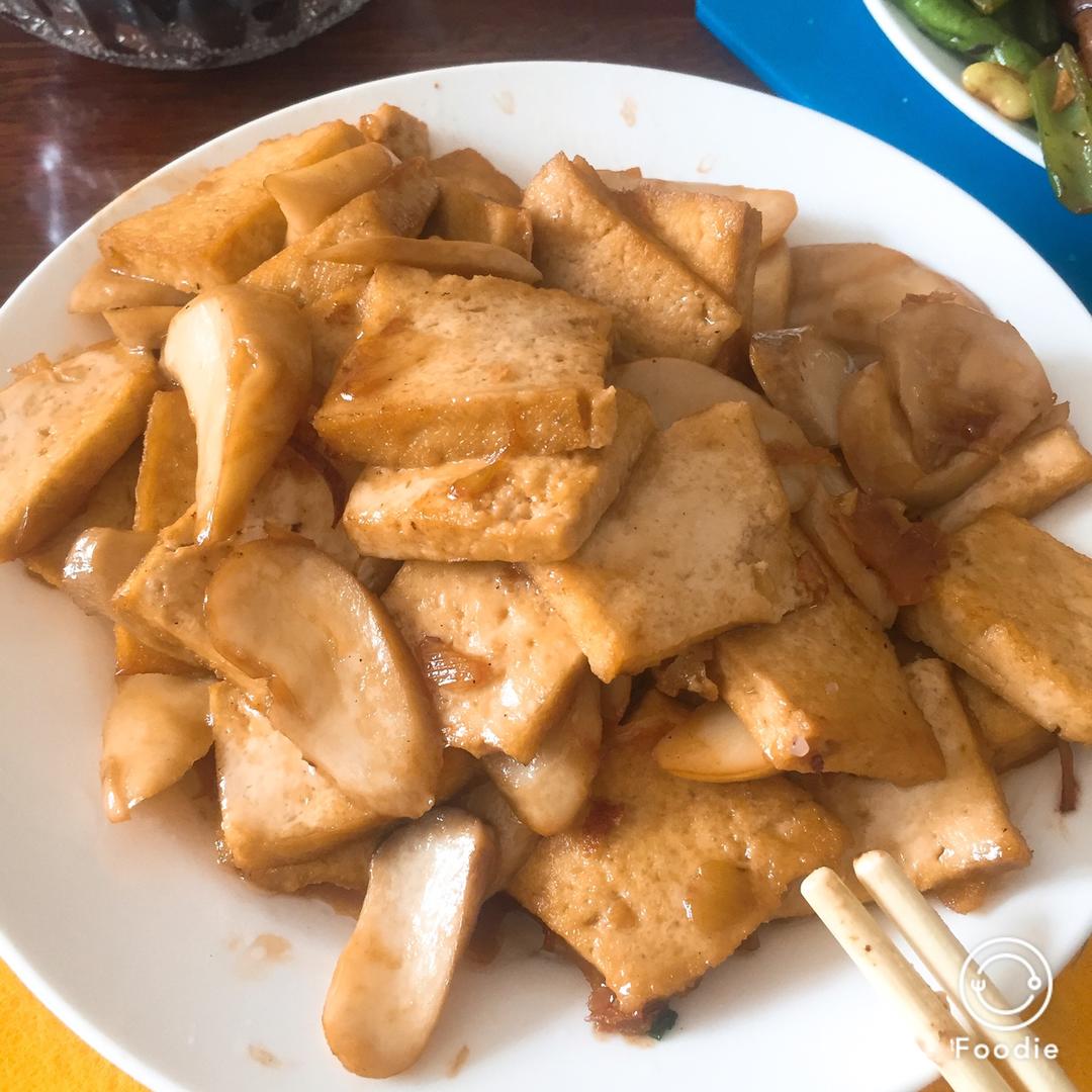 蘑菇烧豆腐