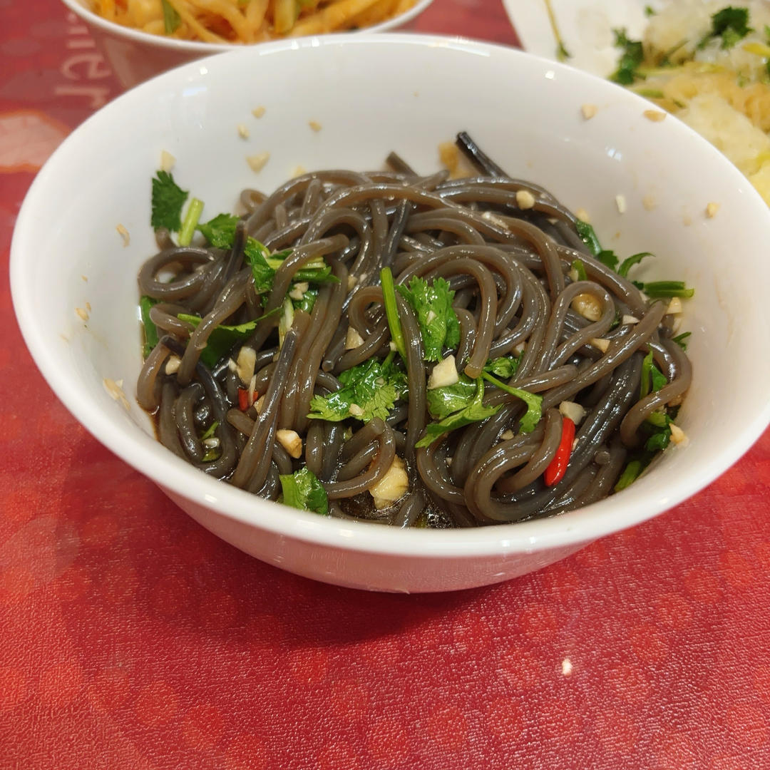 凉拌蕨根粉