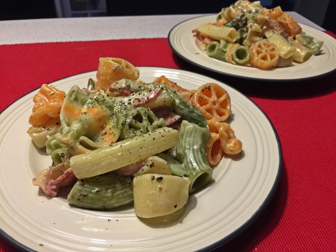 白蘑菇奶油培根意面