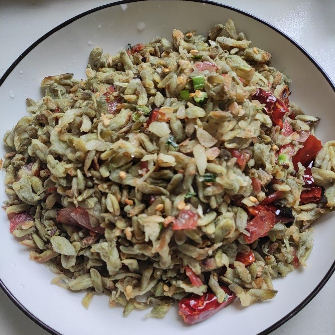 槐花拨烂子（先蒸后炒保留原味）