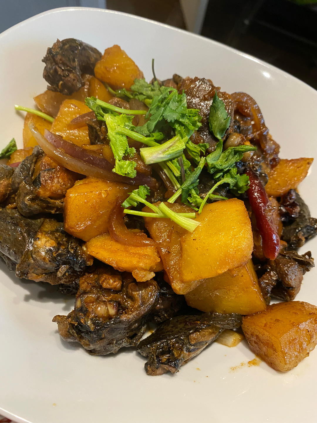 土豆炖鸡块
