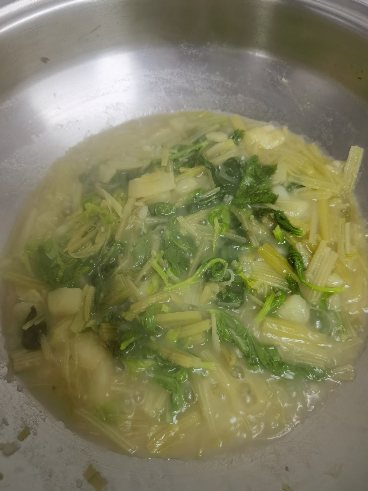 超简单的芹菜炖土豆（好吃的东北菜）的做法 步骤5