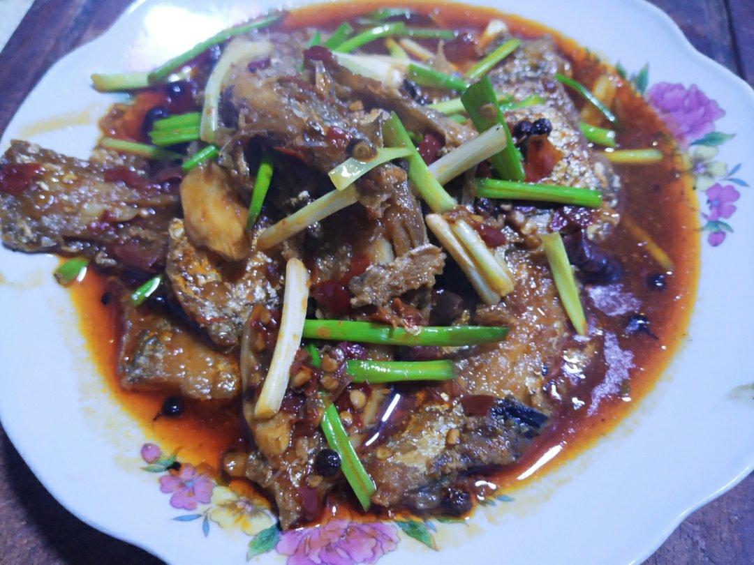 零失误的红烧带鱼，经典家常菜，吃了就忘不掉的味道